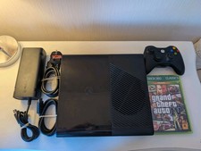 XBox 360 With Controller, Power/HDMI Cable & GTA IV (4)