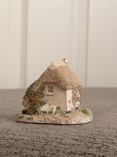 Lilliput lane otter - lilliput, reach