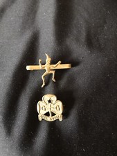 Girl Guide Badges Metal X 2 Vintage 