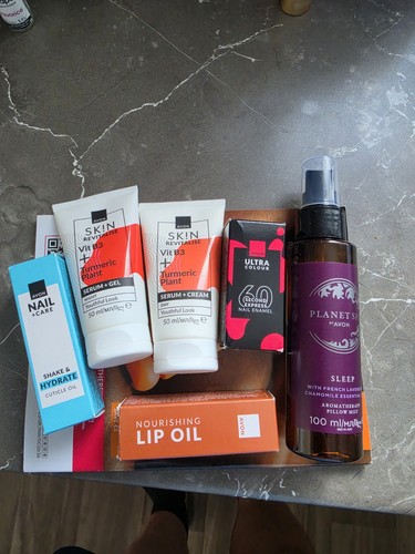 Avon item job lot - 6,