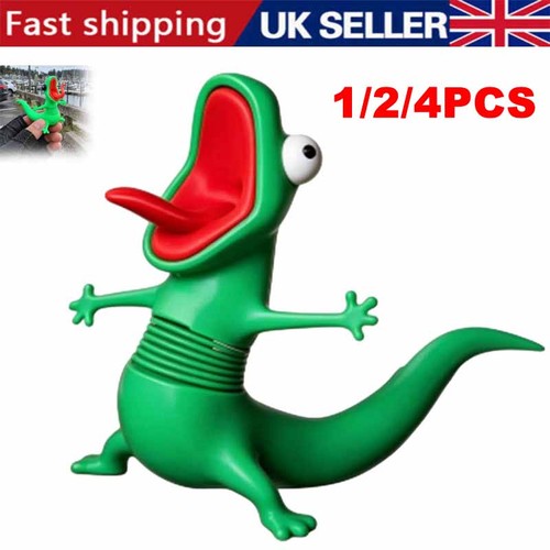 Roadside lizard buddy car - roadside,