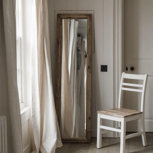 Large full length wall - full,