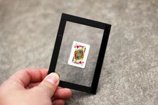 CARD CHANGING FRAME MAGIC