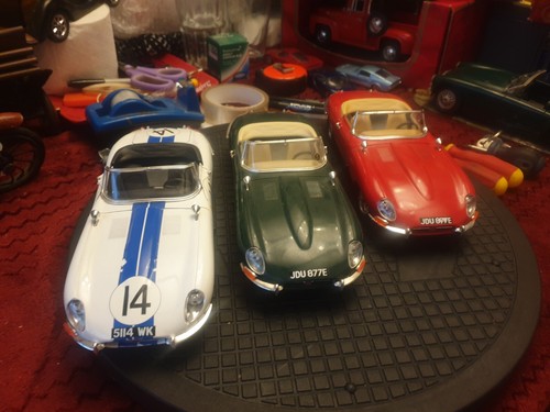Job lot burago - 1:18, e