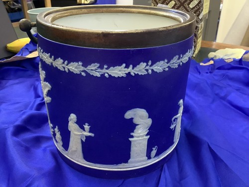 Wedgwood blue jasperware - blue,