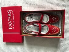Red Pavers shoes, size 4 new
