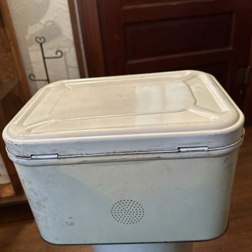 Vintage tin bread box - vintage,