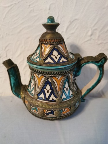 Vintage handcrafted - a,