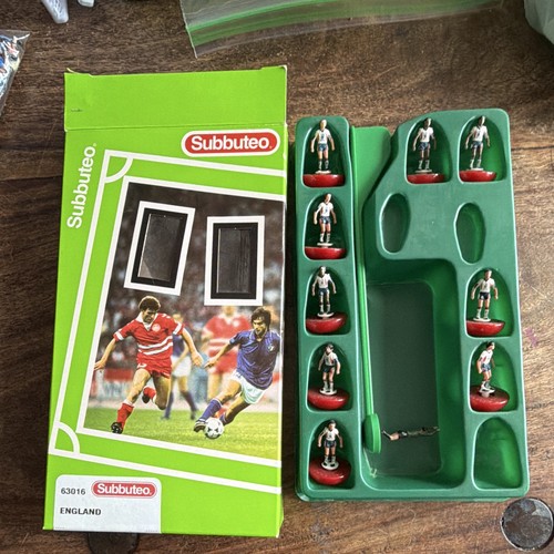 Subbuteo team ref 63016 - team,