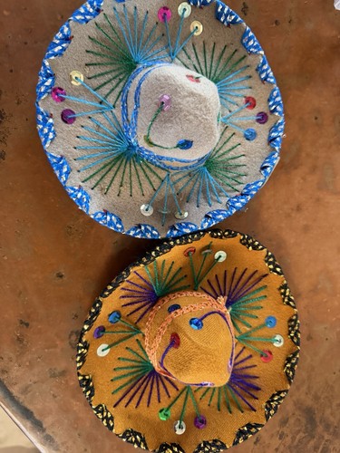 Mini sombreros x - x, 6