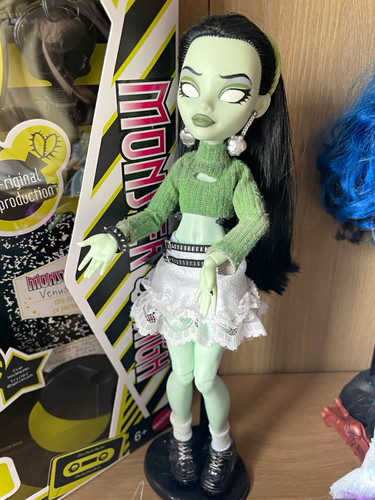 Custom schara screams doll