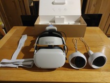 Oculus Meta Quest 2 VR Set 64GB - BoboVR M2pro Strap And Portable battery