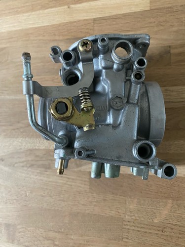Yamaha fzs600 carburettor body - carburettor,