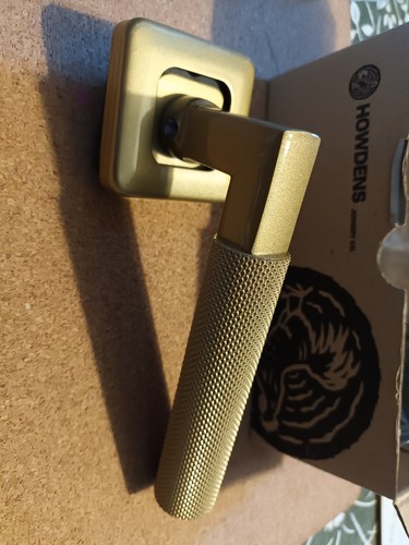 Knurled savio - knurled,