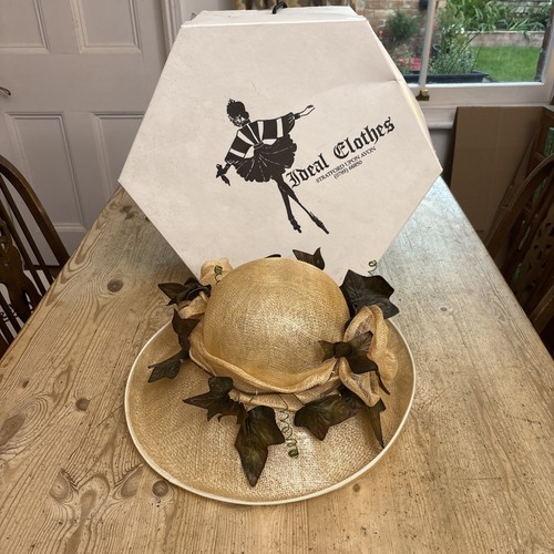 Vintage herald heart hatters - herald,