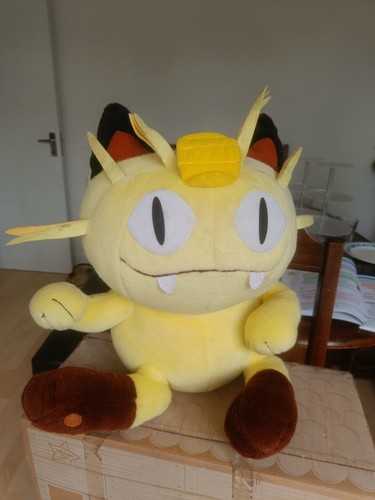 Jumbo size meowth stuffed - size,