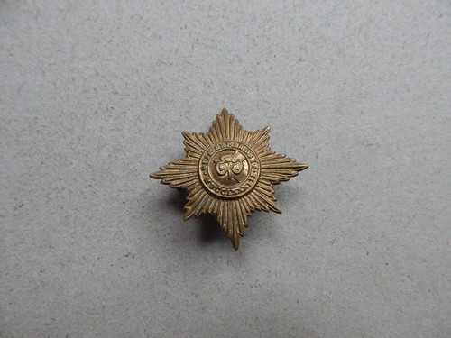 Irish guards cap - cap, badge