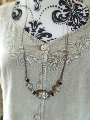 Indian silver and black bead - black,