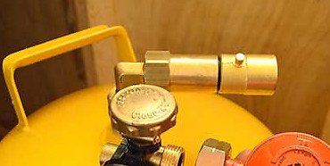 Direct refueling gas bottle - refueling,