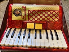 SANDALLI,TOP OF THE RANGE ACCORDION IN GOOD CONDITION