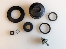 ASTON MARTIN DBS6 V8 1970 TO 1972 BRAKE MASTER CYLINDER SEAL KIT WW083