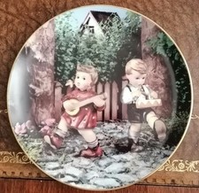 MJ HUMMEL COLLECTABLE PLATE