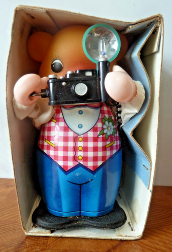 Tin plate bear flash camera - flash,