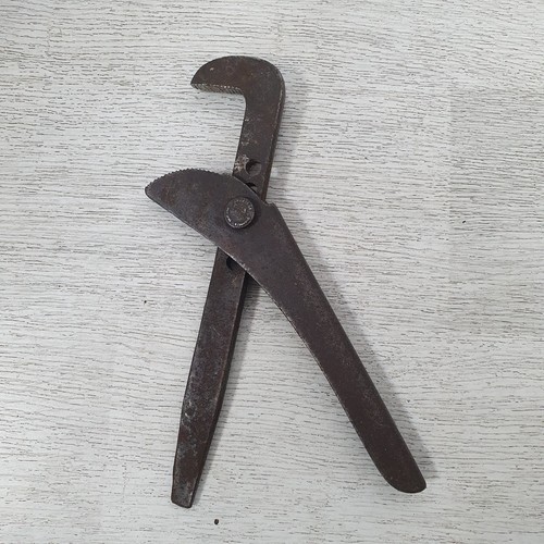 Vintage footprint plumbers - vintage,