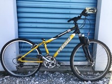 Giant Boulder SE mountain