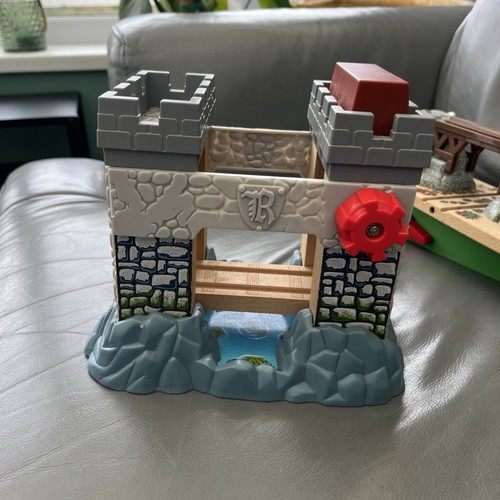 Castle draw bridge - draw,