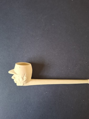 Antique clay pipe - antique, pipe.