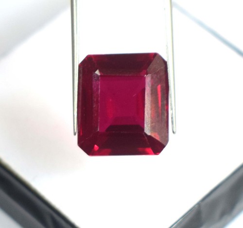 Beryl bixbite red - beryl, emerald