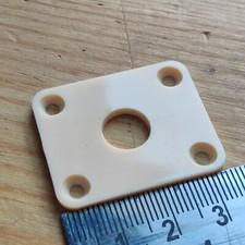 New Cream Plastic Rectangle Rectangular Jack Socket Plate Jackplate Les Paul SG