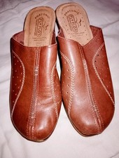 FLY FLOT  LEATHER  TAN  MULES  STYLISH COMFORTABLE size 39 CONDITION VERY GOOD