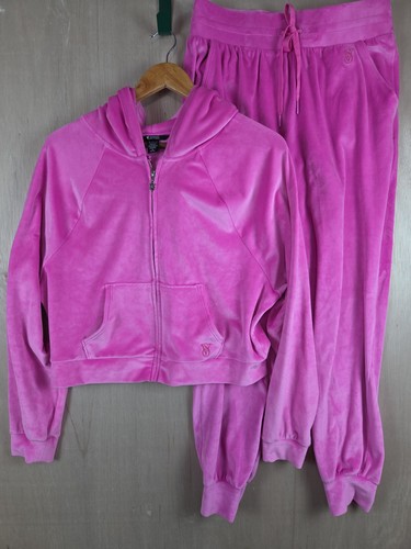 Victoria secret point - on,