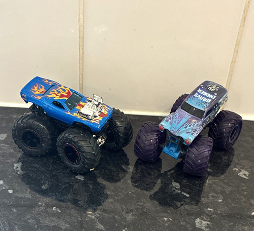 Hot wheels monster - hot,