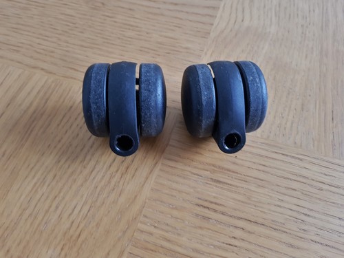 Pair 7cm push on - of, castors