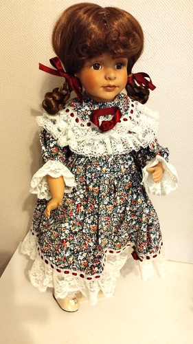 Poupee porcelain doll - porcelain, approx
