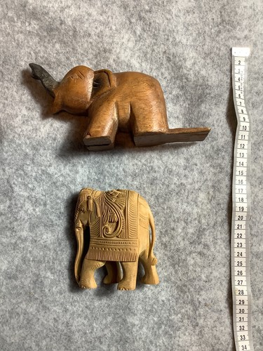 Wooden elephants cm long - elephants,