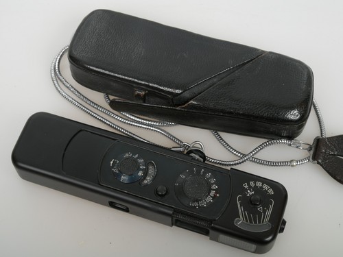 Minox 8x11 miniature - b, camera