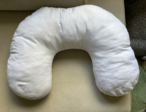 White shape feeding nursing - u-shape, feeding/nursing
