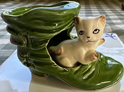Ceramic pottery cat - ceramic/pottery,