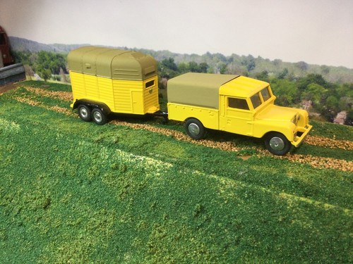 Corgi toys yellow - yellow, landrover