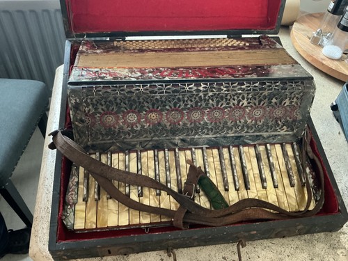 Accordion antique renaldi - renaldi, with