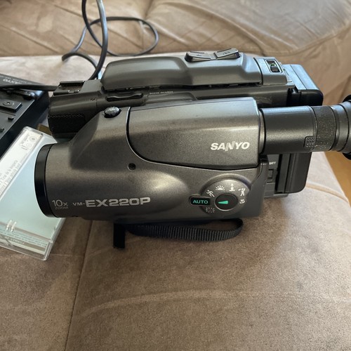 Sanyo ex220p video camera - sanyo,