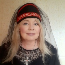 Black  Red Trim Tudor Lady Medieval Hat Veil Anne Boleyn Fancy Dress Costume