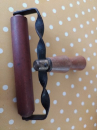 Vintage wooden handle roller - wooden,