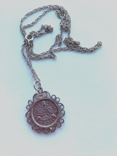 Silver pendant and chain - ,