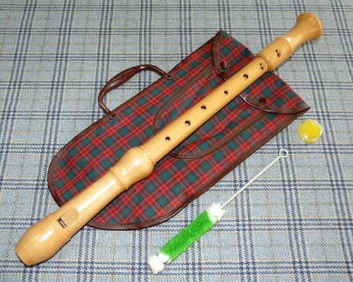 Almost like new schuster - almost, alto