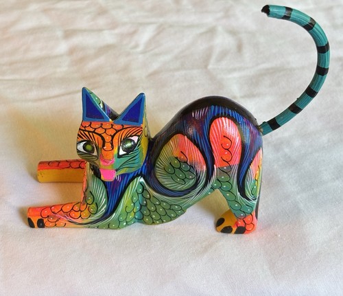 Alebrije mexico hand - hand, carved